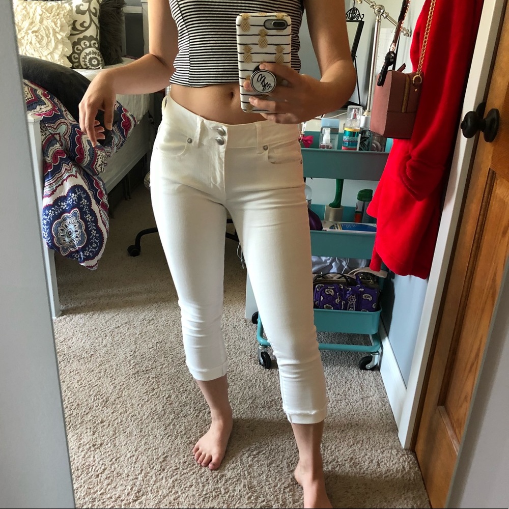 White capris jeans
